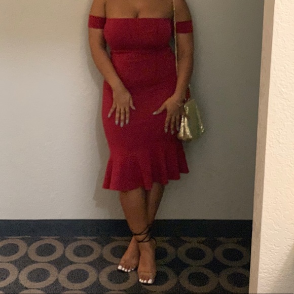 Off the shoulder red dress - Picture 5 of 5